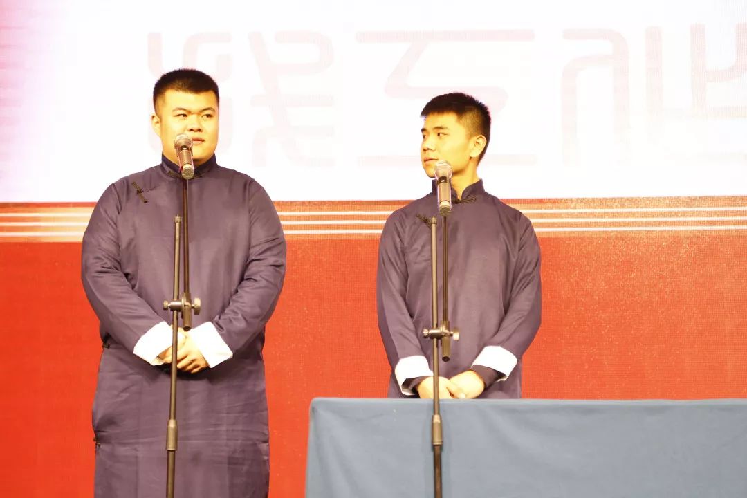 宏瑞集团“携手同行,共创辉煌年终盛典暨颁奖典礼”在宏瑞建国饭店隆重召开 宏瑞集团“携手同行,共创辉煌年终盛典暨颁奖典礼”在宏瑞建国饭店隆重召开